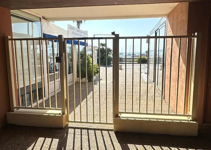 Sea Shell アパート キャバレール・シュル・メール